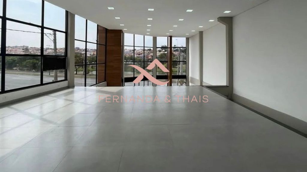 Salão Comercial de frente parque ecológico